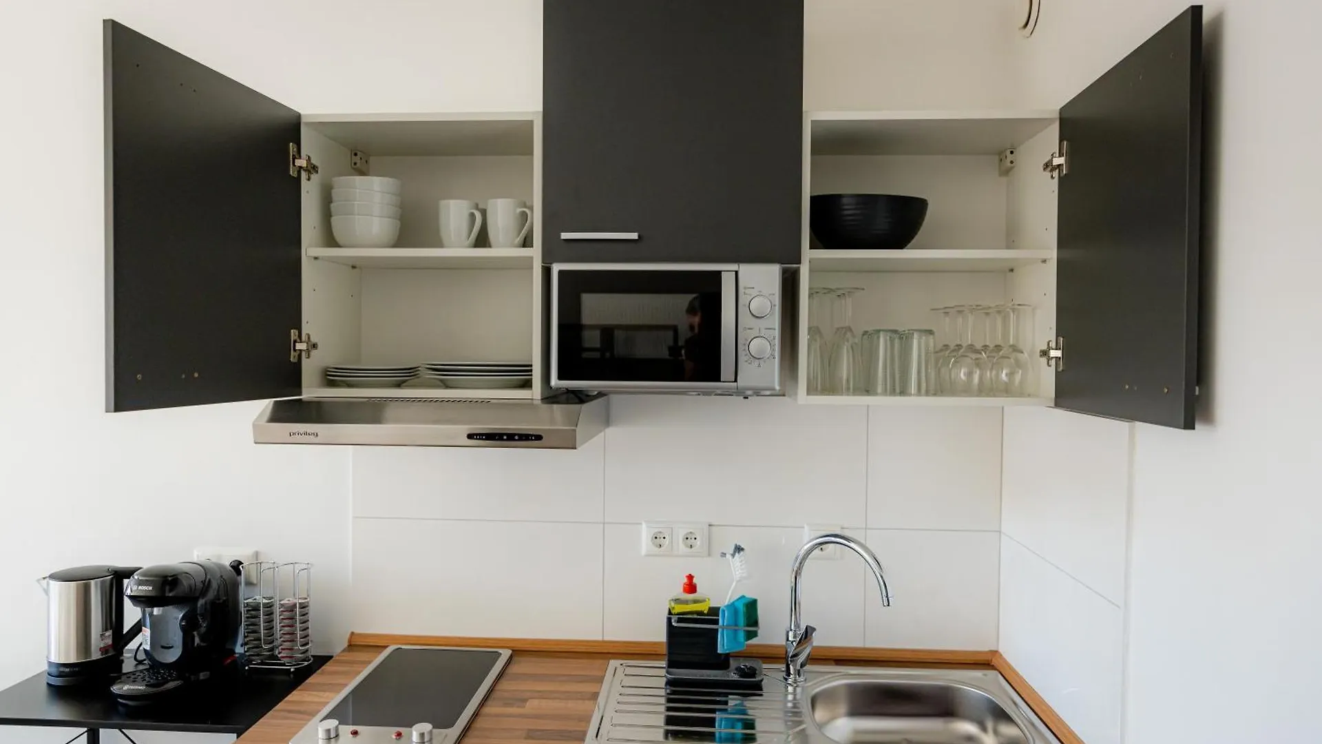 Ferienwohnung *C4S* Passau City Queensize Bett 2 Personen 4K Smart TV Netflix Wifi Küche Dusche WC Smart Check In Parkplatz Apartment